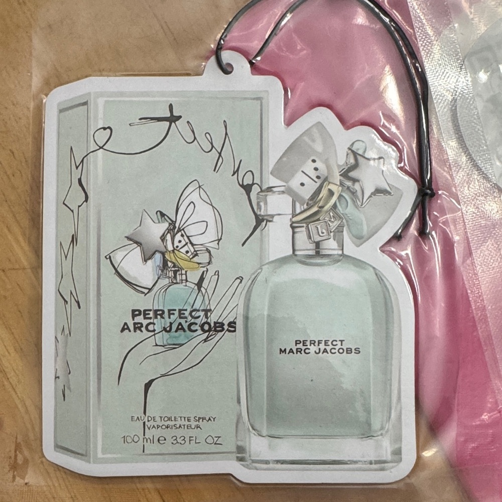 Marc Jacobs Perfect Eau de Toilette with Pink and Silver Accents Air Freshener